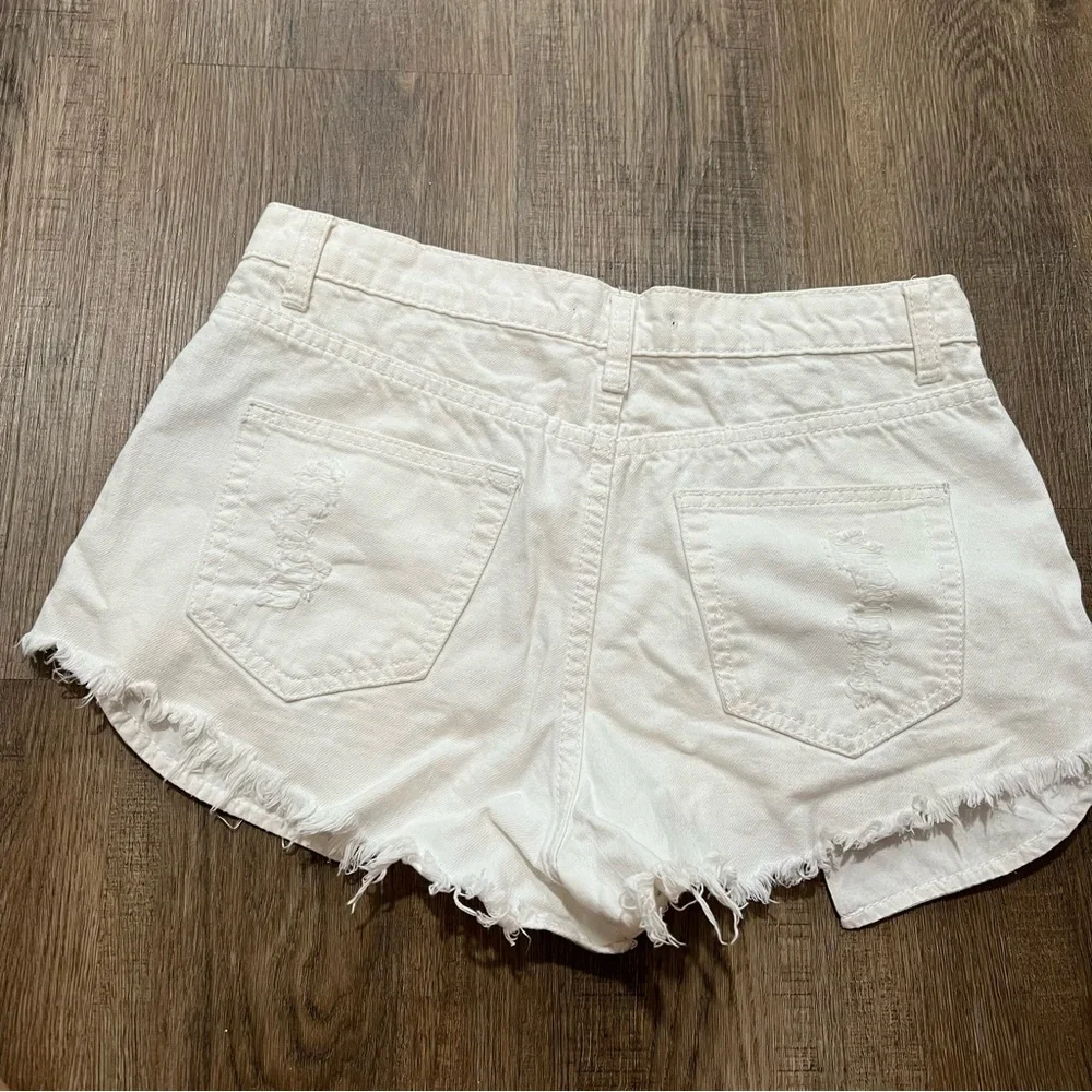 Forever 21 White Distressed Floral Jean Denim Shorts Jorts Size 28